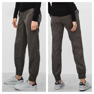 BLACK Aritzia Community Stilo Pant
